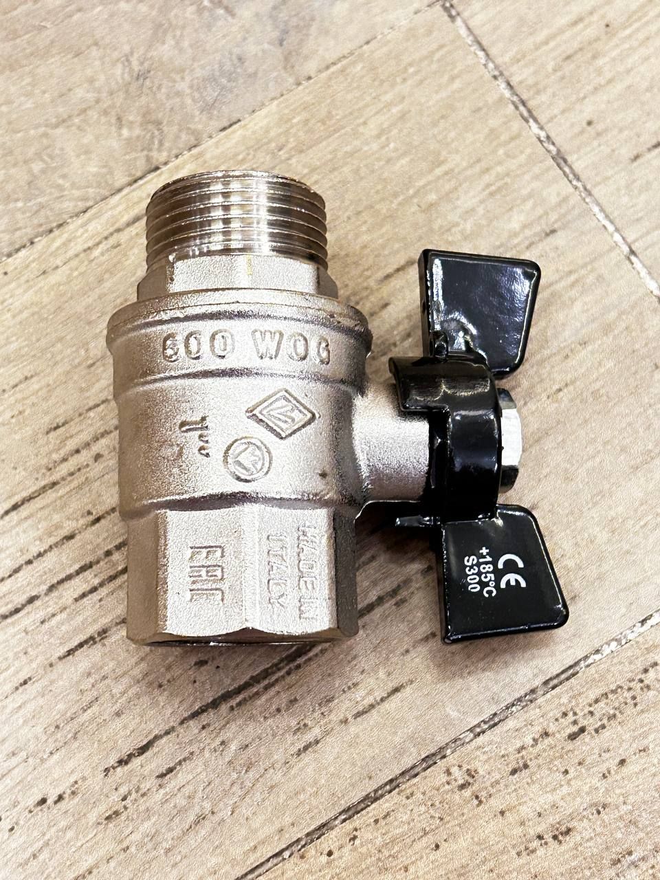 Бугатти Кран шаровый 1/2" г. ш. (бабочка)