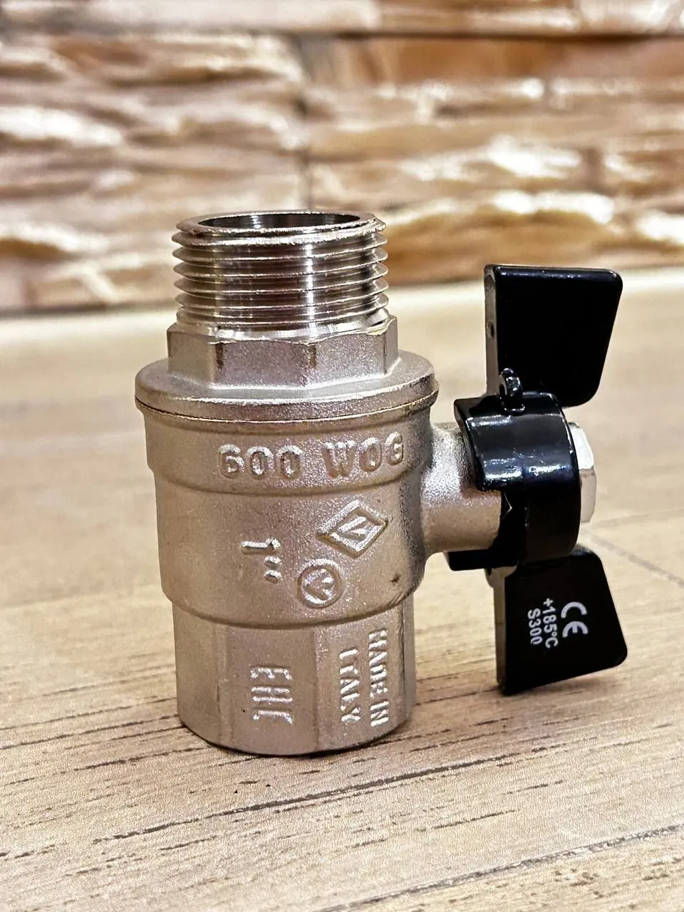 Бугатти Кран шаровый 1/2" г. ш. (бабочка)